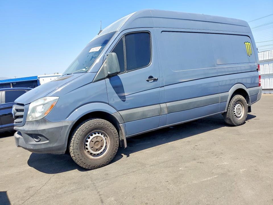 2018 Mercedes-benz Sprinter VIN WD3PE7CD1JP622584 COPART salvage auction — MINOR DENT/SCRATCHES, Ca - Dis/Dlr/Exp Only Clean Title (P), sold $4,350 on 2026-07-27 (photo 1)