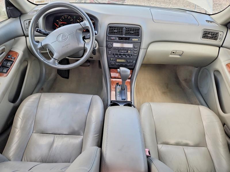 1999 Lexus ES VIN JT8BF28G2X5058661 COPART salvage auction — HAIL, Mo - Salvage Certificate Of Title, sold $575 on 2026-07-08 (photo 8)