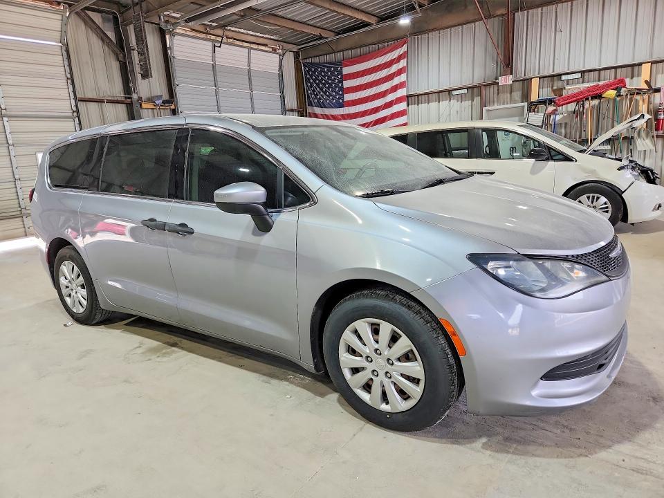 2018 Chrysler VIN 2C4RC1AG1JR113849 COPART salvage auction — HAIL, Mo - Certificate Of Title, sold $100 on 2026-07-27 (photo 4)
