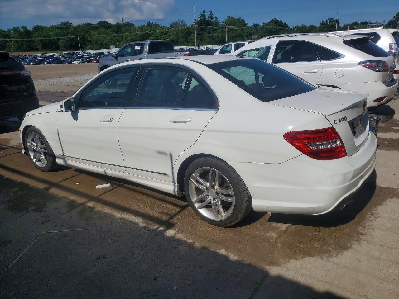 2013 Mercedes-Benz C-Class VIN WDDGF8AB8DR264537 COPART salvage auction — Normal Wear, KY - CERT OF TITLE-REBUILT VEHICLE, sold $2,250 on 2026-07-01 (photo 2)