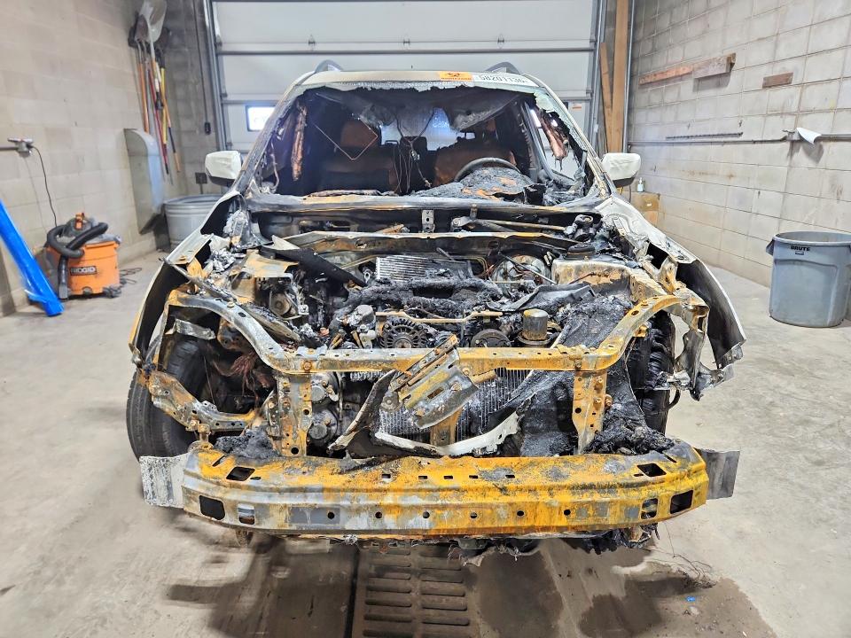 2014 Subaru Forester VIN JF2SJGMC7EH404572 COPART salvage auction — Burn Engine, MN - CERT OF TITLE-PRIOR SALVAGE, sold $500 on 2026-07-07 (photo 5)