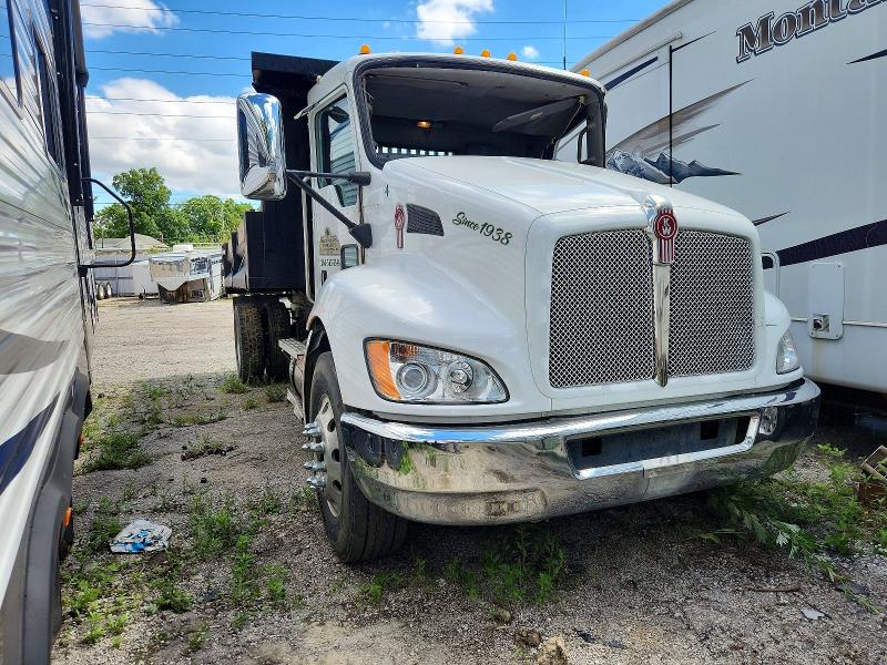 2020 Kenworth T270 VIN 2NKHHM6X9LM385782 — COPART salvage auction photo