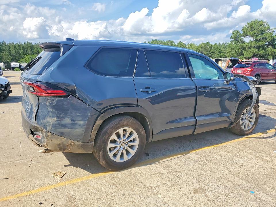 2025 Toyota Highlander VIN 5TDAAAA57SS026080 COPART salvage auction — ROLLOVER, Sc - Non-Reb & Rem Salvage Title, sold $10,600 on 2026-07-15 (photo 3)