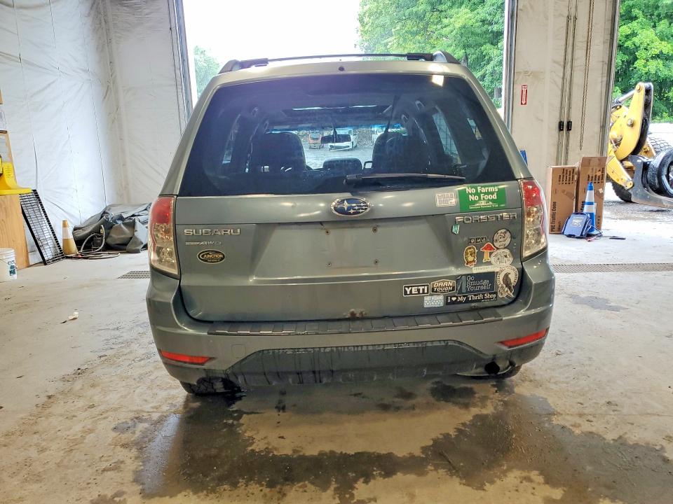 2010 Subaru Forester VIN JF2SH6DC6AH719072 COPART salvage auction — MINOR DENT/SCRATCHES, Vt - Certificate Of Title, sold $575 on 2026-07-13 (photo 6)