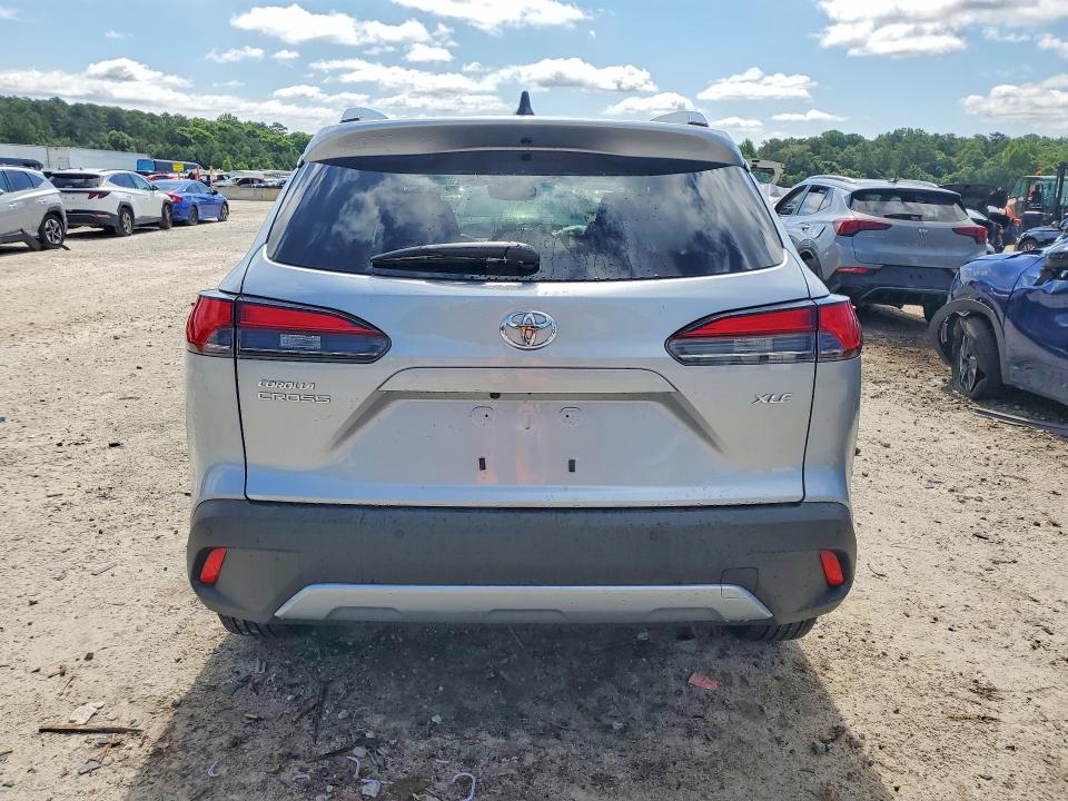 2026 Toyota Corolla cross VIN 7MUEAAAG8TV185555 COPART salvage auction — FRONT END, VA - CERT OF TITLE - SALVAGE, sold $8,100 on 2026-07-20 (photo 6)