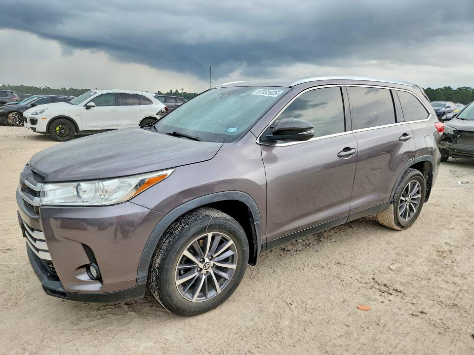 2019 Toyota VIN 5TDKZRFH2KS318315 COPART salvage auction — SIDE, Tx - Salvage Vehicle Title, sold $13,200 on 2026-07-07 (photo 1)