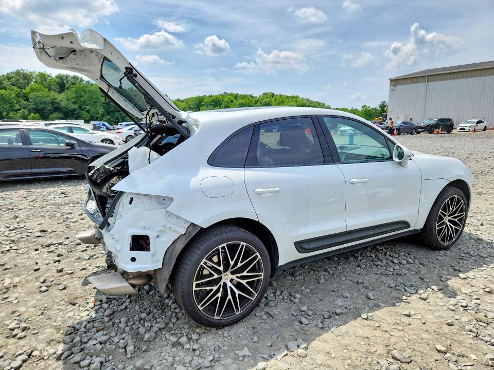 2022 Porsche Macan VIN WP1AA2A50NLB06315 COPART salvage auction — REAR END, Nj - Cert Of Title-Salvage, sold $17,600 on 2026-07-20 (photo 3)