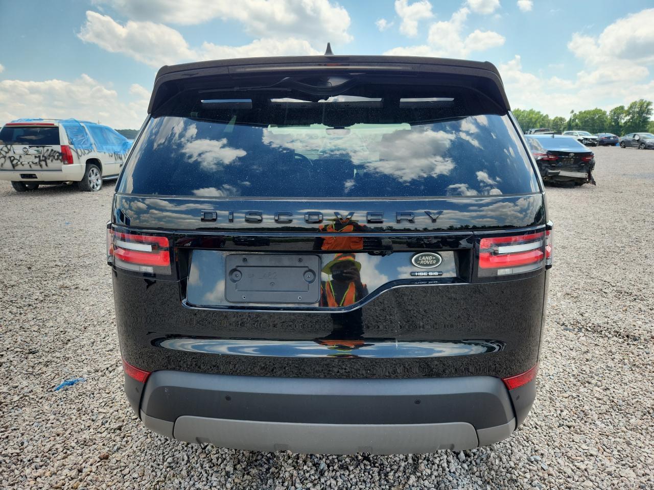2017 Land Rover Discovery VIN SALRHBBV9HA047319 COPART salvage auction — Minor Dent/Scratches, NC - CERTIFICATE OF TITLE (P), sold $6,300 on 2026-06-30 (photo 6)