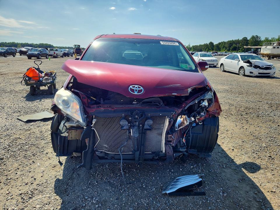 2014 Toyota Sienna VIN 5TDYK3DC1ES440848 COPART salvage auction — FRONT END, Nc - Salvage Certificate Of Title, sold $3,350 on 2026-07-13 (photo 5)