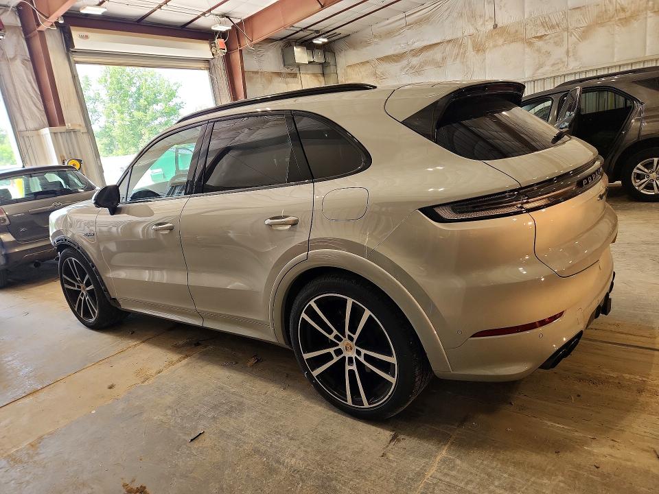 2024 Porsche Cayenne VIN WP1AM2AY4RDA48257 COPART salvage auction — FRONT END, Wi - Cert Of Title-Claim Paid, sold $86,500 on 2026-07-22 (photo 2)