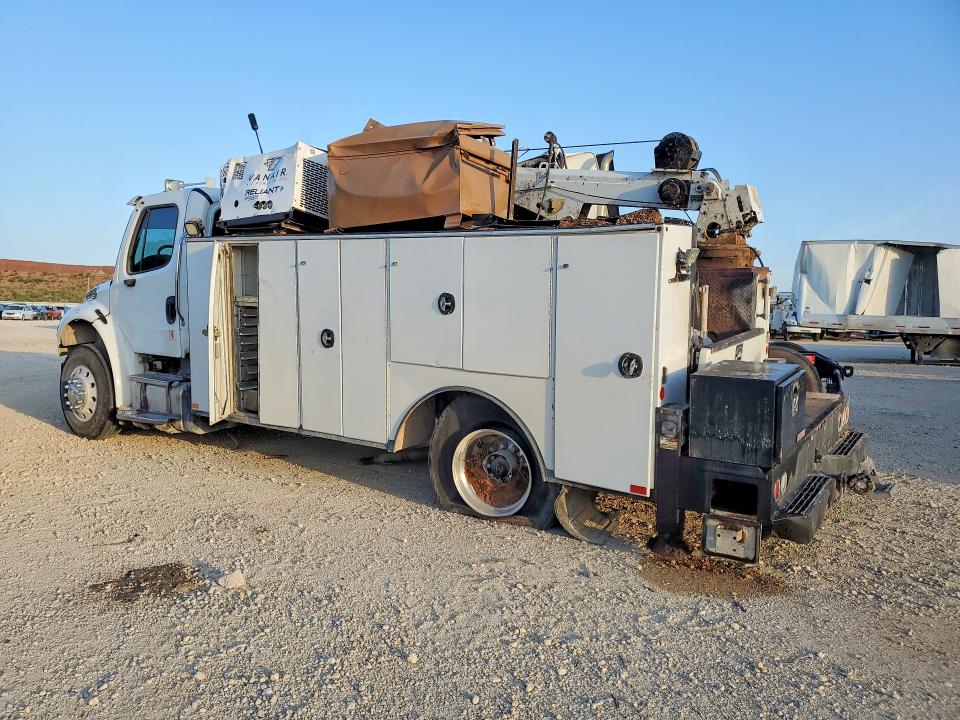 2016 Freightliner M2 106 VIN 3ALACXCY8GDHA7843 COPART salvage auction — ROLLOVER, TX - SALVAGE VEHICLE TITLE, sold $60 on 2026-07-29 (photo 2)