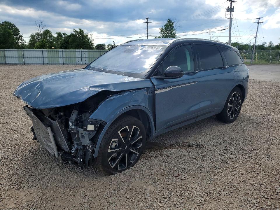 2025 Lincoln Nautilus VIN 5LMPJ8KA8SJ902952 — COPART salvage auction photo