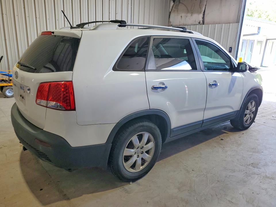 2013 Kia Sorento VIN 5XYKT4A28DG420645 COPART salvage auction — FRONT END, Wv - Certificate Of Title, sold $1,750 on 2026-07-02 (photo 3)