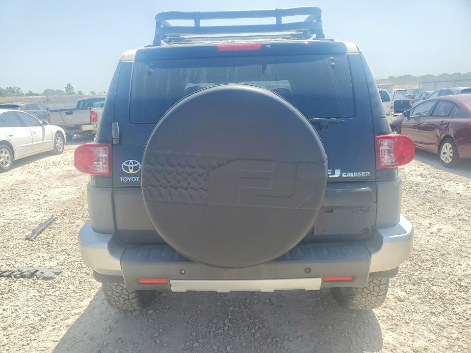 2007 Toyota Fj cruiser VIN JTEBU11FX70082508 COPART salvage auction — FRONT END, Mo - Salvage Certificate Of Title, sold $6,400 on 2026-07-07 (photo 6)