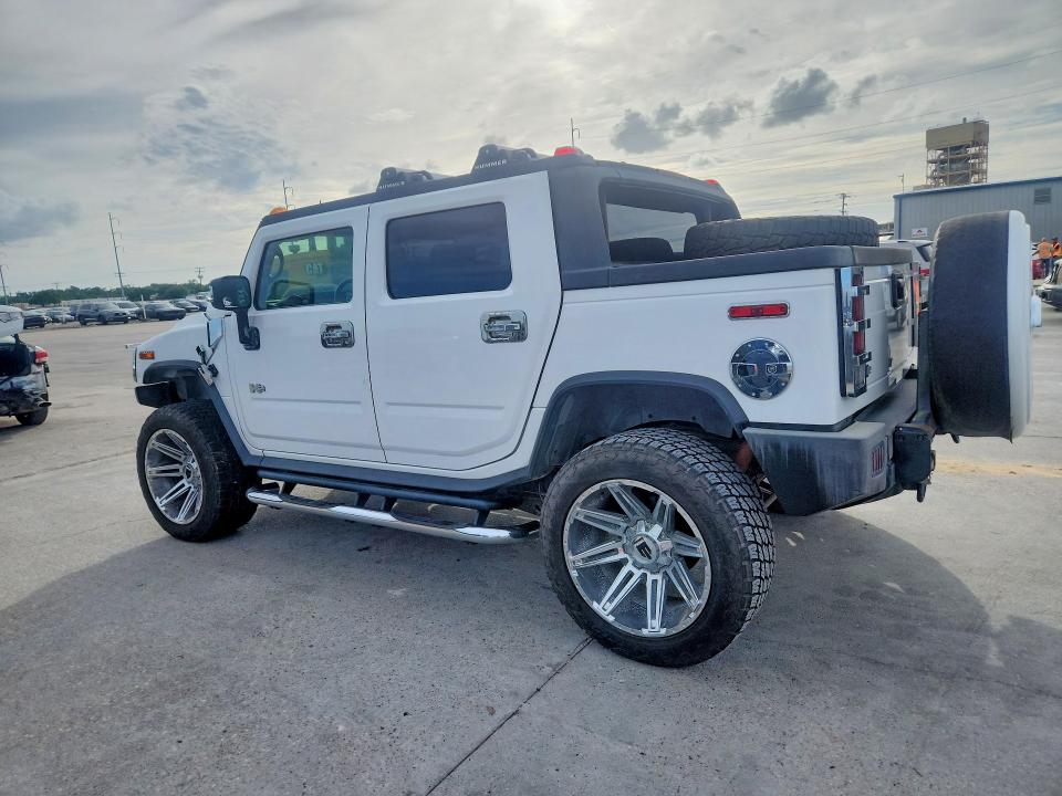 2006 Hummer H2 VIN 5GRGN22U06H106842 COPART salvage auction — WATER/FLOOD, LA - CERTIFICATE OF TITLE, sold $8,000 on 2026-07-08 (photo 2)