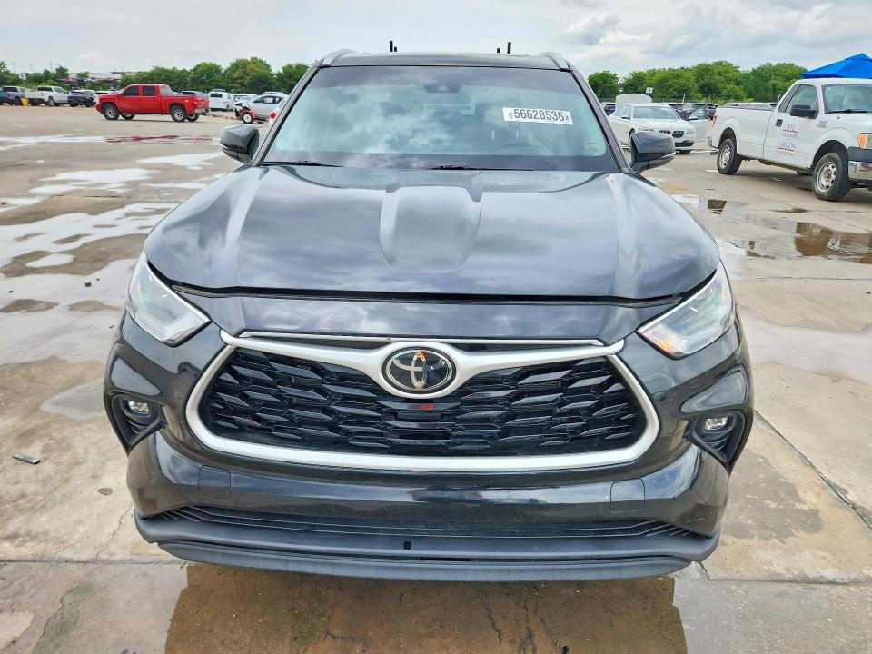 2022 Toyota Highlander VIN 5TDGZRAHXNS555782 COPART salvage auction — NORMAL WEAR, FL - CERTIFICATE OF DESTRUCTION, sold $14,700 on 2026-07-16 (photo 5)