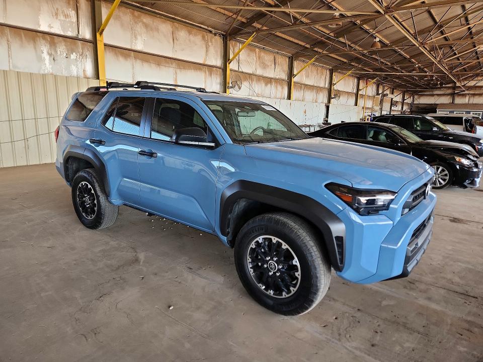 2025 Toyota 4runner VIN JTEVA5BR1S5005480 COPART salvage auction — NORMAL WEAR, Az - Cert Of Title - Salvage, sold $34,250 on 2026-07-04 (photo 4)
