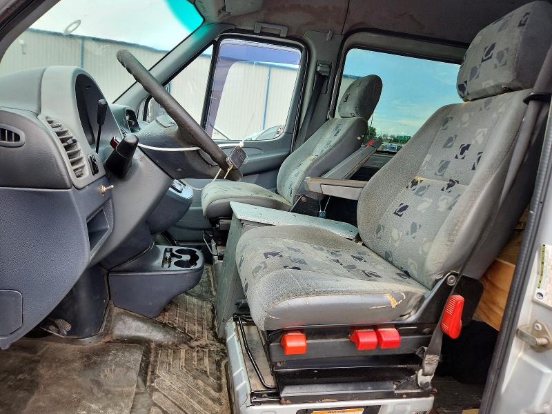 2006 Dodge Sprinter VIN WD8PD644865964848 COPART salvage auction — MINOR DENT/SCRATCHES, Ny - Certificate Of Title, sold $675 on 2026-07-08 (photo 7)