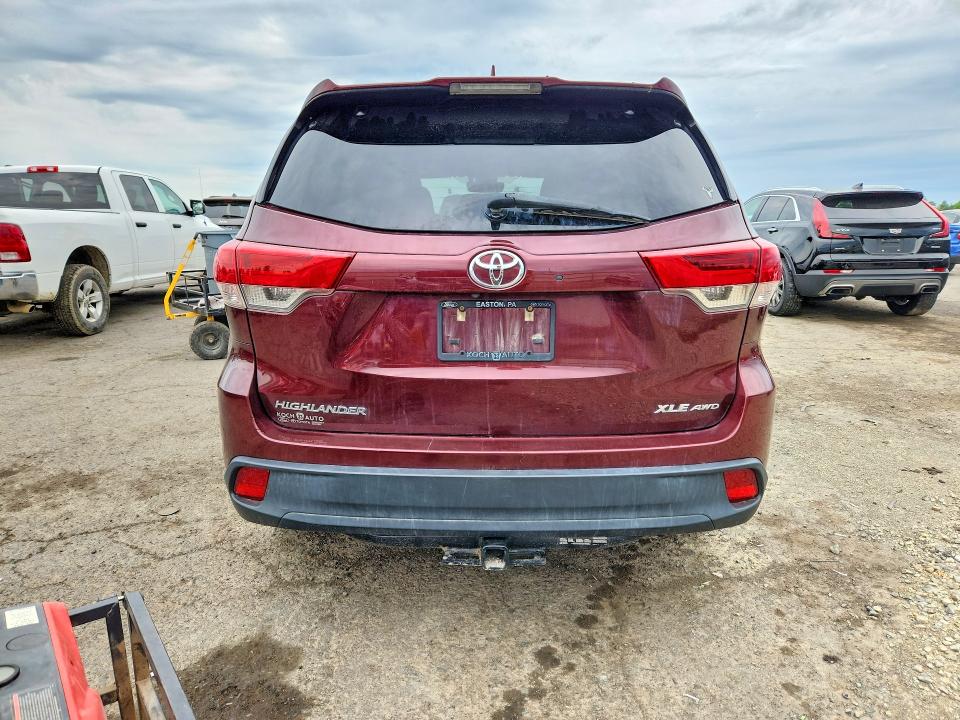 2018 Toyota VIN 5TDJZRFH6JS888120 COPART salvage auction — FRONT END, Pa - Certificate Of Salvage, sold $9,300 on 2026-07-17 (photo 6)