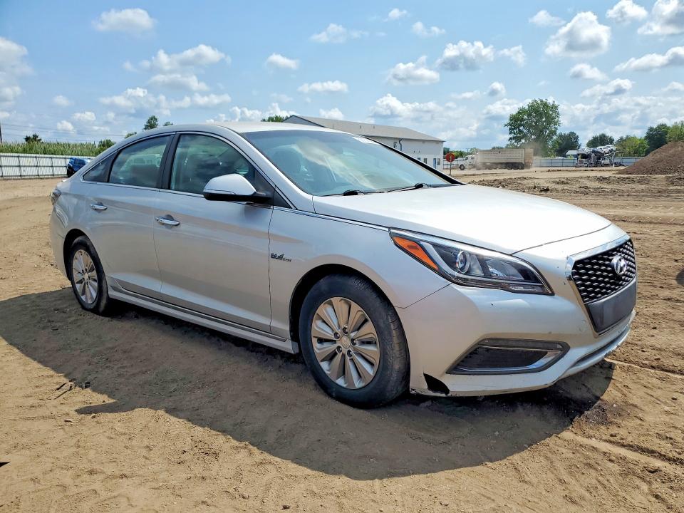 2017 Hyundai Sonata VIN KMHE24L1XHA044021 COPART salvage auction — MECHANICAL, Oh - Certificate Of Title, sold $1,350 on 2026-07-30 (photo 4)