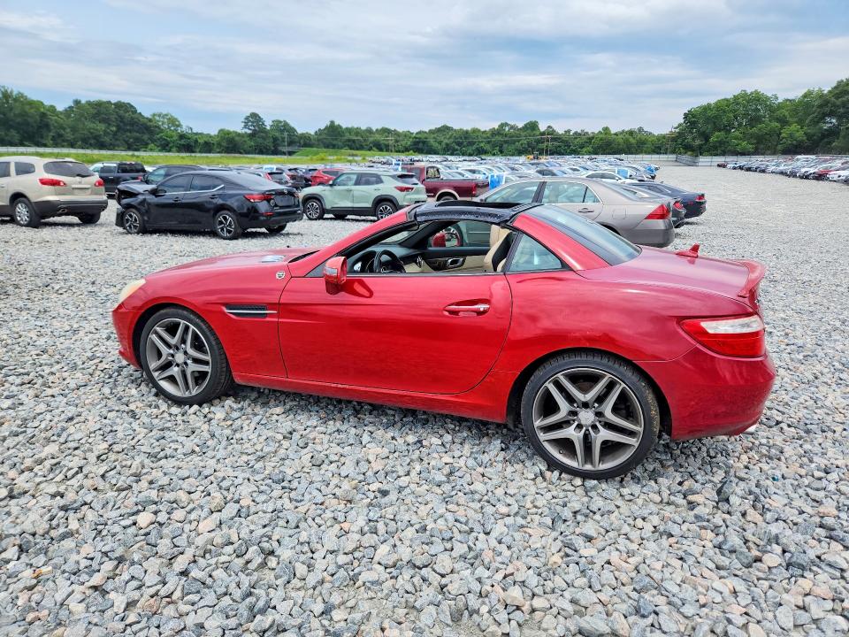 2015 Mercedes-benz Slk-klasse VIN WDDPK4HA6FF104601 COPART salvage auction — ROOF, Ga - Cert Of Title-Salvage, sold $1,650 on 2026-08-06 (photo 2)