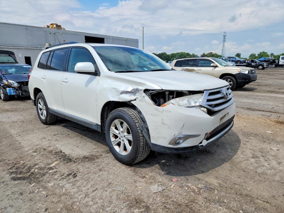 2012 Toyota Highlander VIN 5TDBK3EH1CS117350 COPART salvage auction — FRONT END, VA - CERT OF TITLE - SALVAGE, sold $2,250 on 2026-07-22 (photo 4)