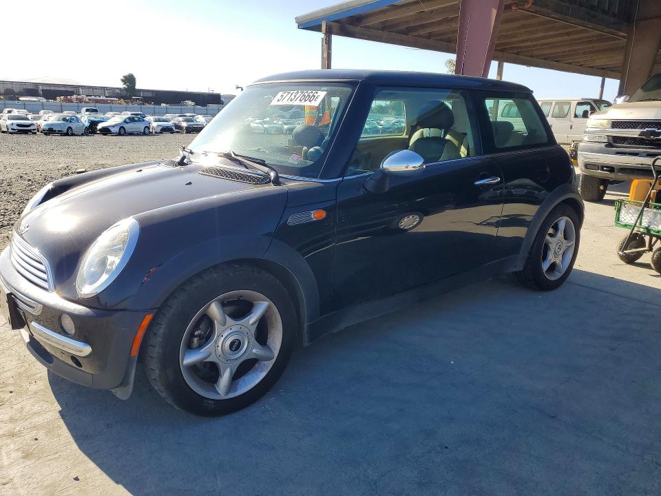 2003 Mini Cooper VIN WMWRC33443TE15792 COPART salvage auction — MINOR DENT/SCRATCHES, CA - DIS/DLR/EXP ONLY CLEAN TITLE, sold $500 on 2026-07-02 (photo 1)