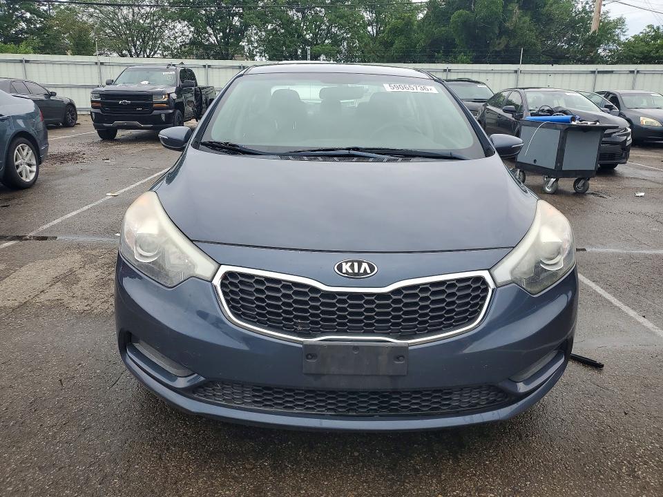 2014 Kia Forte VIN KNAFX4A67E5225667 COPART salvage auction — MINOR DENT/SCRATCHES, Mt - Certificate Of Title, sold $975 on 2026-07-10 (photo 5)