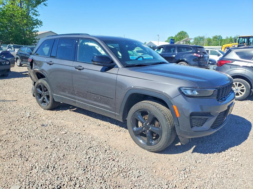 2024 Jeep Cherokee VIN 1C4RJHAGXRC261694 COPART salvage auction — REAR END, Ny - Mv-907A Dism-Unsatisfied Lien, sold $2,750 on 2026-08-12 (photo 4)