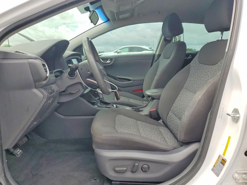 2017 Hyundai VIN KMHC75LC1HU028756 COPART salvage auction — WATER/FLOOD, Fl - Cert Of Title-Slvg Rebld Flood, sold $1,700 on 2026-07-27 (photo 7)