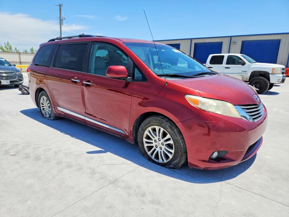 2012 Toyota VIN 5TDYK3DC3CS243564 COPART salvage auction — SIDE, Tx - Salvage Vehicle Title, sold $2,250 on 2026-07-10 (photo 4)