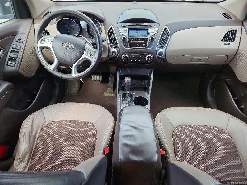 2011 Hyundai Tucson VIN KM8JU3AC4BU285781 COPART salvage auction — NORMAL WEAR, NY - CERTIFICATE OF TITLE, sold $1,300 on 2026-07-06 (photo 8)