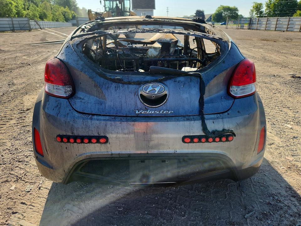 2016 Hyundai Veloster VIN KMHTC6AD4GU303242 COPART salvage auction — BURN, MI - DEALER ONLY-REBUILT SALVAGE, sold $175 on 2026-07-22 (photo 6)