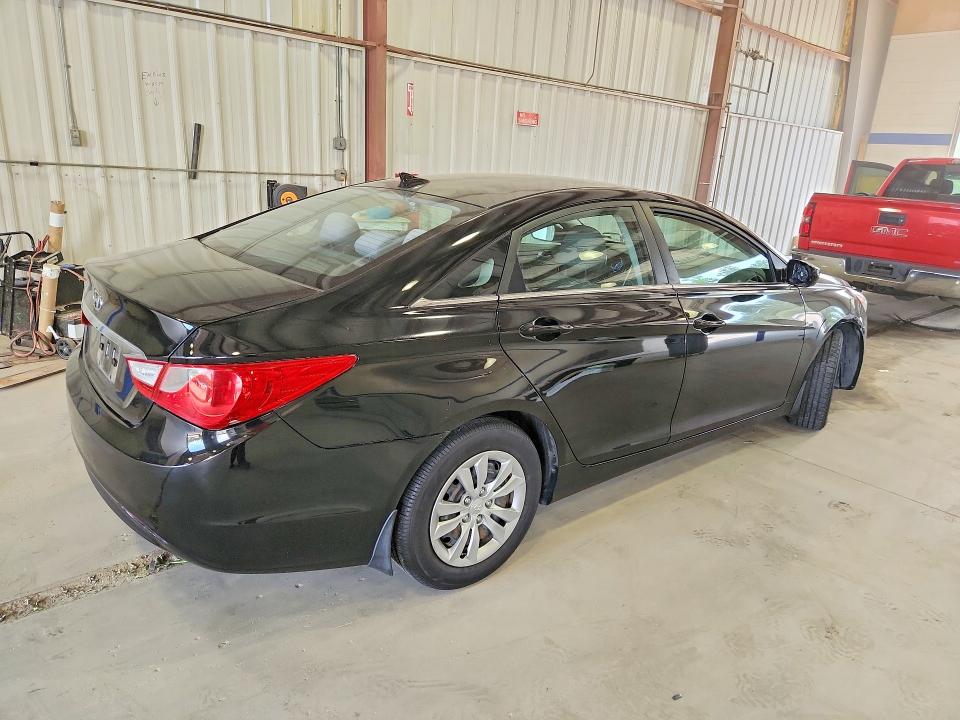 2012 Hyundai VIN 5NPEB4AC7CH381353 COPART salvage auction — SIDE, VA - CERT OF TITLE-SALVAGE WATER, sold $425 on 2026-07-02 (photo 3)