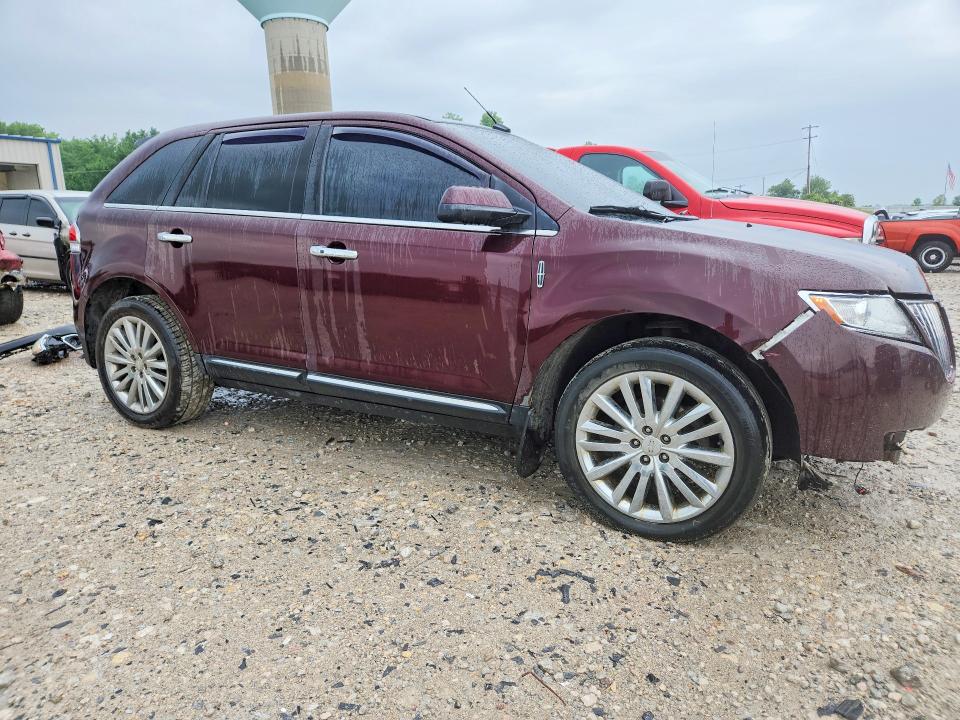 2011 Lincoln Mkx VIN 2LMDJ8JK6BBJ20853 COPART salvage auction — REAR END, Mi - Certificate Of Title, sold $175 on 2026-07-23 (photo 4)