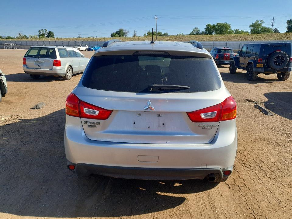 2013 Mitsubishi Outlander VIN 4A4AR5AU2DE022561 COPART salvage auction — MINOR DENT/SCRATCHES, Co - Dis/Dlr/Exp Only Clean Title, sold $1,150 on 2026-07-20 (photo 6)