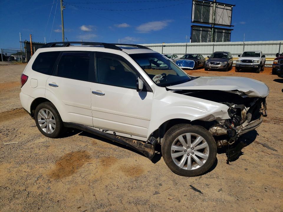 2013 Subaru Forester VIN JF2SHAEC8DH419216 COPART salvage auction — FRONT END, OH - CERT OF TITLE-SALVAGE, sold $300 on 2026-07-17 (photo 4)