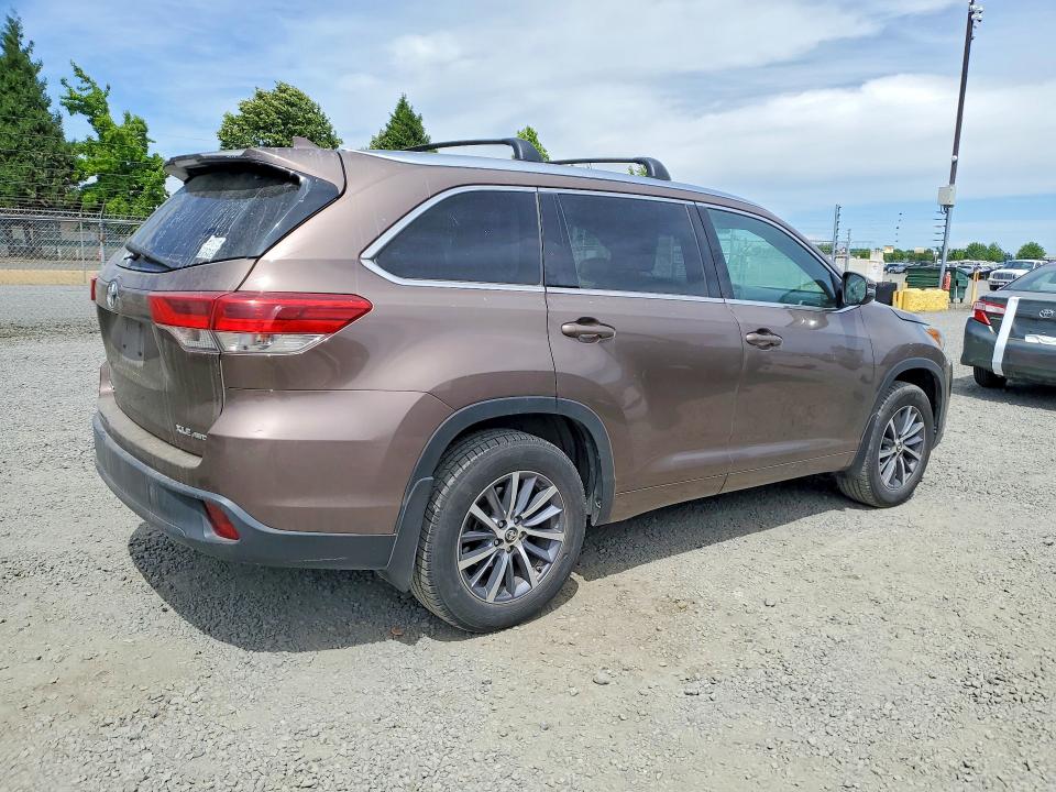 2017 Toyota Highlander VIN 5TDJZRFH1HS457856 COPART salvage auction — REAR END, Or - Salvage Title Certificate, sold $6,400 on 2026-07-21 (photo 3)