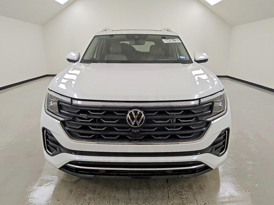 2024 Volkswagen Atlas VIN 1V2FR2CA1RC546140 COPART salvage auction — MINOR DENT/SCRATCHES, TX - CERTIFICATE OF TITLE, sold $26,000 on 2026-07-09 (photo 5)
