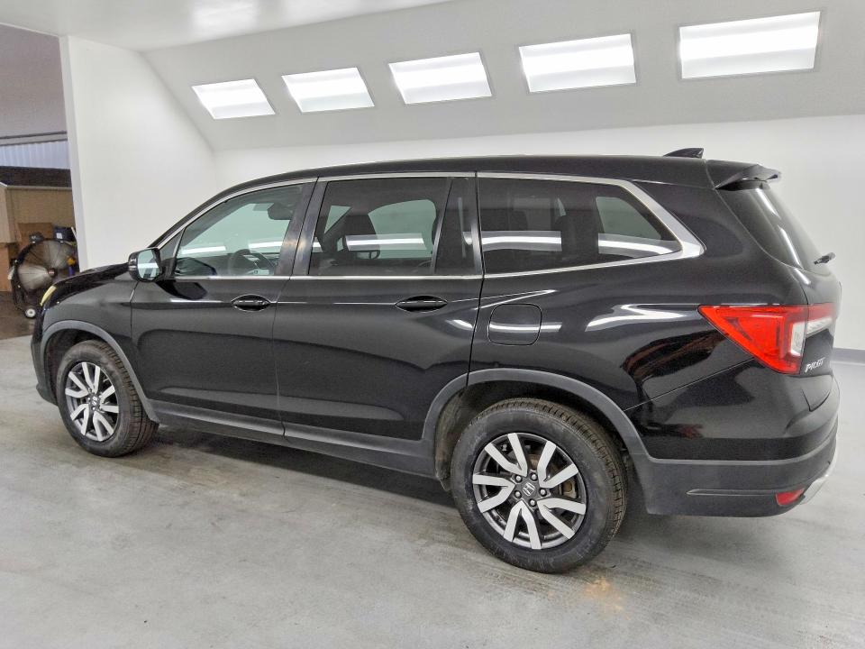 2019 Honda Pilot VIN 5FNYF6H53KB081438 COPART salvage auction — MINOR DENT/SCRATCHES, Ca - Certificate Of Title, sold $10,400 on 2026-07-09 (photo 2)
