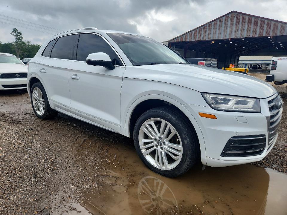 2020 Audi Q5 VIN WA1BNAFY7L2001663 COPART salvage auction — MINOR DENT/SCRATCHES, La - Certificate Of Title (P), sold $8,500 on 2026-07-27 (photo 4)
