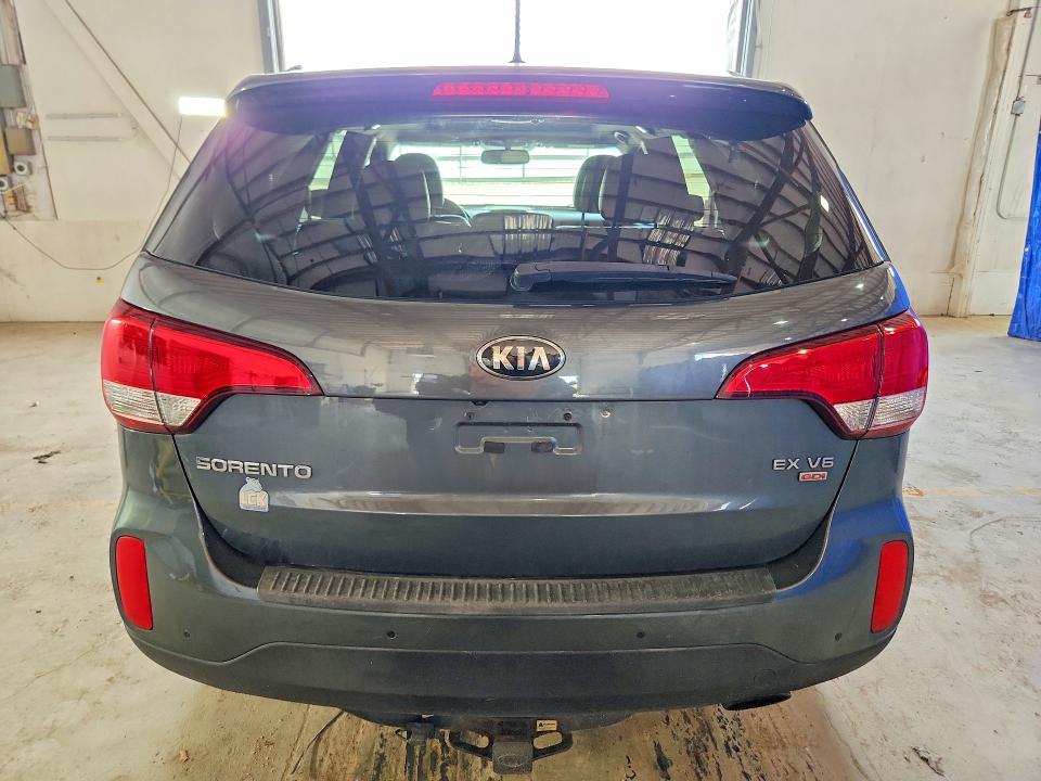 2014 Kia Sorento VIN 5XYKUDA79EG525110 COPART salvage auction — MINOR DENT/SCRATCHES, Ky - Certificate Of Title, sold $800 on 2026-07-20 (photo 6)