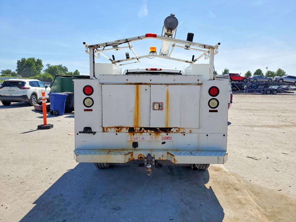 2013 Chevrolet VIN 1GB0KVCG4DF136848 COPART salvage auction — MINOR DENT/SCRATCHES, Il - Certificate Of Title, sold $2,300 on 2026-07-10 (photo 6)