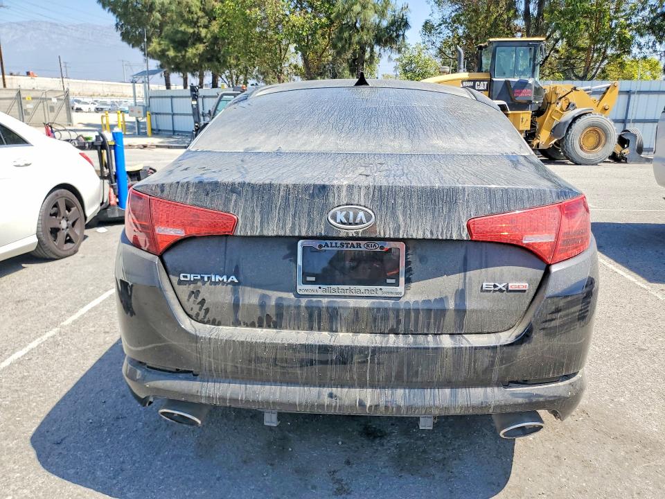 2012 Kia VIN 5XXGN4A71CG043445 COPART salvage auction — MINOR DENT/SCRATCHES, Ca - Dis/Dlr/Exp Only Clean Title, sold $375 on 2026-07-02 (photo 6)