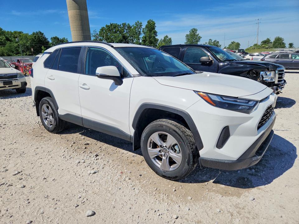 2025 Toyota RAV4 VIN 2T3P1RFV1SC567661 COPART salvage auction — REAR END, MI - CERTIFICATE OF TITLE, sold $17,600 on 2026-09-10 (photo 4)