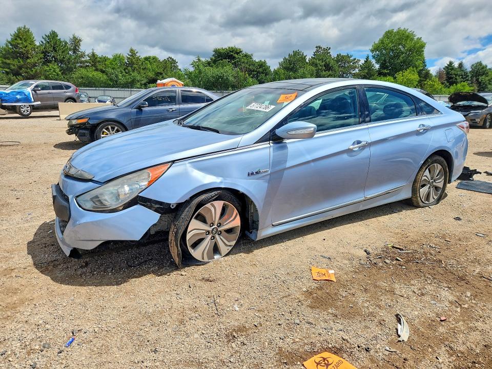2013 Hyundai VIN KMHEC4A44DA068710 COPART salvage auction — FRONT END, Il - Salvage Certificate, sold $400 on 2026-07-28 (photo 1)