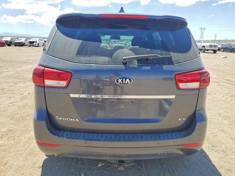 2016 Kia SEDONA VIN KNDMC5C11G6147008 COPART salvage auction — MINOR DENT/SCRATCHES, Ca - Dis/Dlr/Exp App For Dup Clean, sold $1,250 on 2026-07-06 (photo 6)