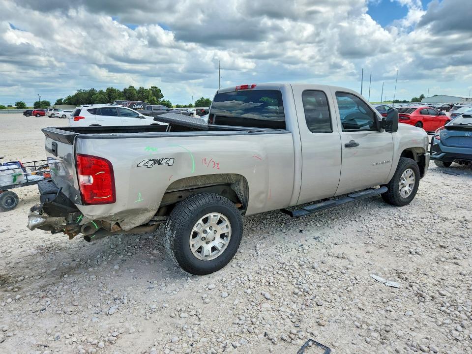 2009 Chevrolet Silverado VIN 1GCEK29J19Z232932 COPART salvage auction — REAR END, Tx - Salvage Vehicle Title, sold $1,800 on 2026-07-02 (photo 3)