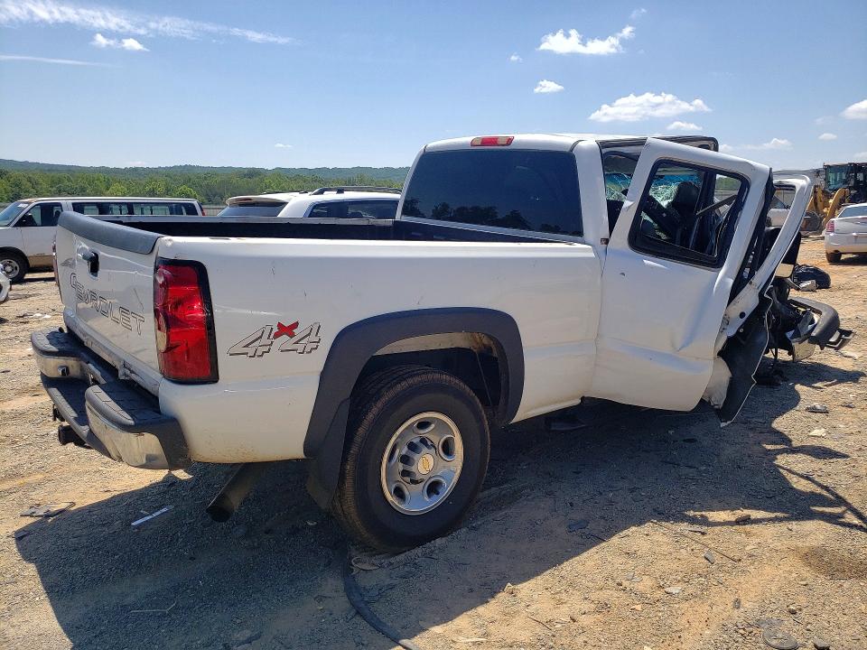2005 Chevrolet Silverado 2500 VIN 1GCHK29U45E152176 COPART salvage auction — FRONT END, Va - Cert Of Title - Salvage, sold $2,200 on 2026-07-06 (photo 3)