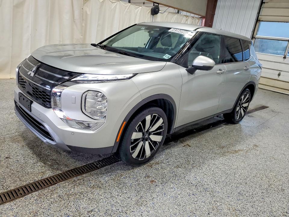 2025 Mitsubishi Outlander VIN JA4J4VA87SZ016716 COPART salvage auction — NORMAL WEAR, Nj - Certificate Of Title, sold $18,300 on 2026-07-08 (photo 1)